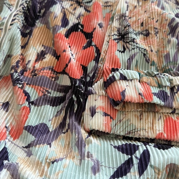 Jacket - Picture 3 of 6